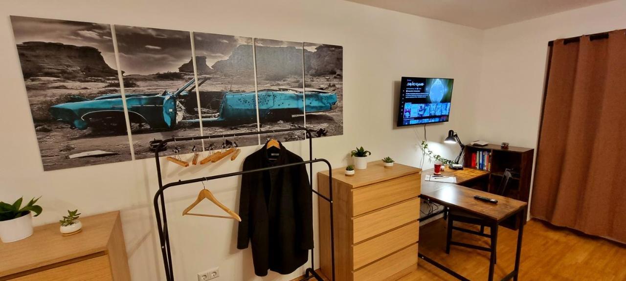 Business Apartment Mit Kuche Fur 1-3 +Netflx+5G Wlan Nahe Der Mhh Im Industrial Design Ганновер Экстерьер фото